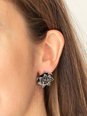 Paparazzi Jewelry Accessories - Water Lily Love - Silver Earrings - Vintage